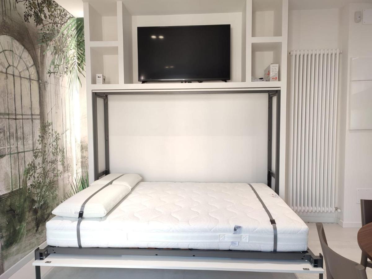 Al Ponte Design Apartment Конеляно Екстериор снимка